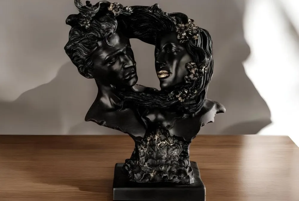 Decorative Object crna figura CY0472