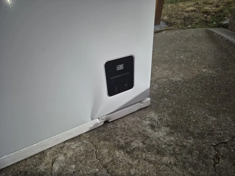 FH30EAW Zamrzivač OUTLET