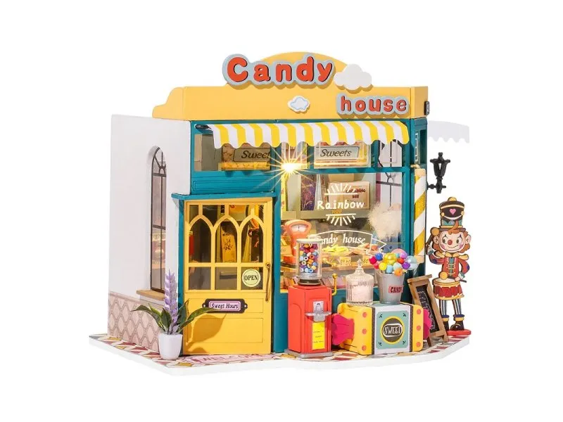 Rainbow Candy House, drvena maketa