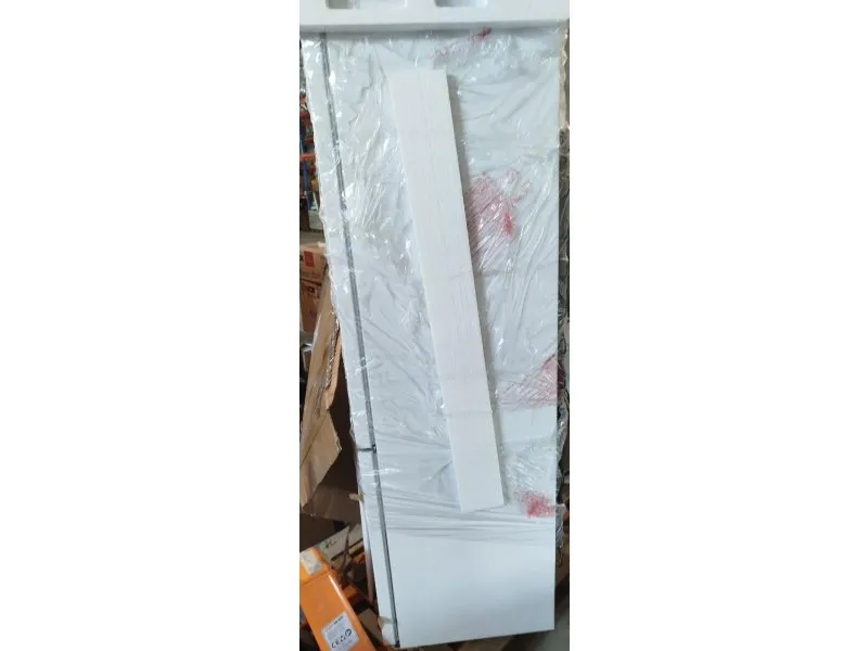 RCNA305K40WN Kombinovani frižider OUTLET