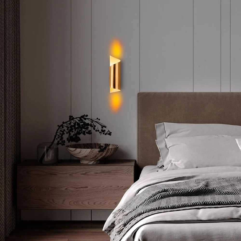Vall Lamp u zlatnoj boji Kıvrık 15361