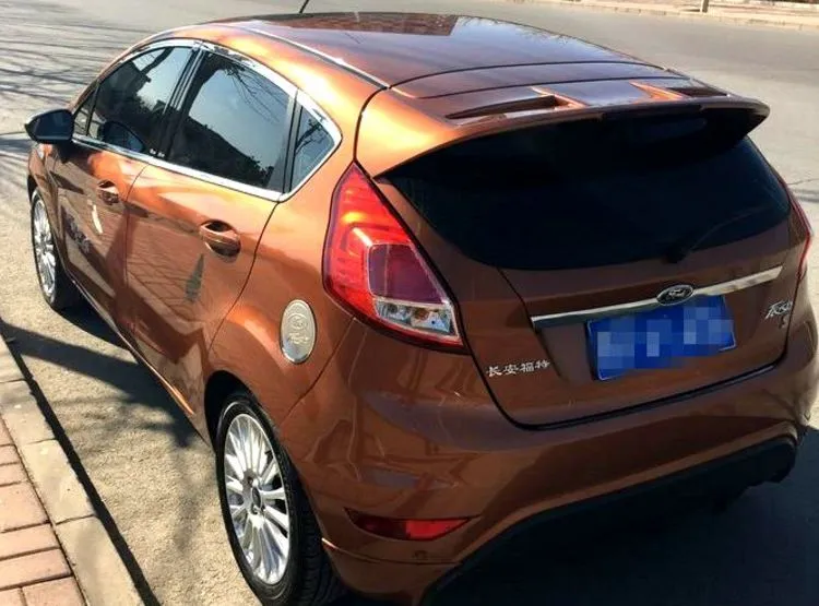 Spojler - Kačket FORD Fiesta (2014+) - PROSET VTT doo