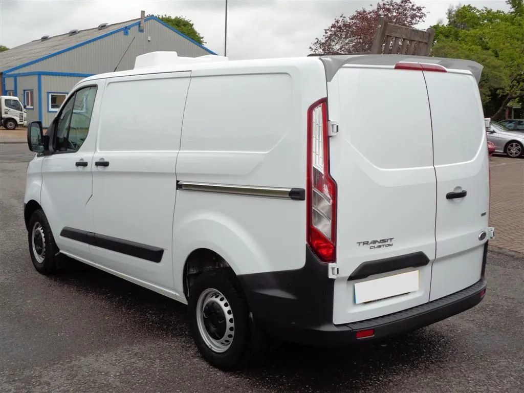 Spojler - Kačket FORD Transit Custom (2012+) - (iz dva dela) - PROSET VTT doo