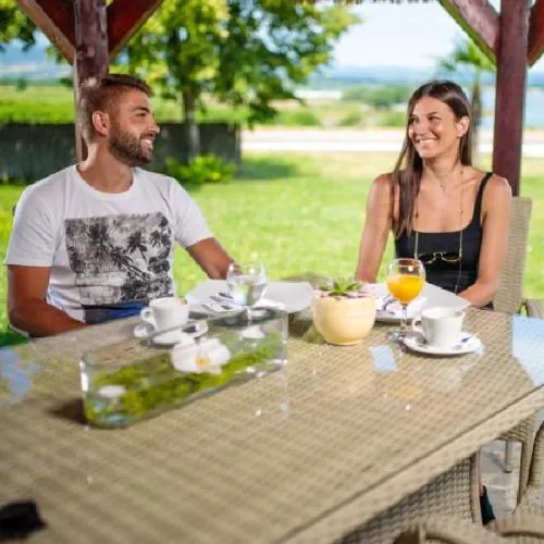 Baštenski sto Bay DxŠxV: 150x90x75 cm, ratan/kaljeno staklo, sivi