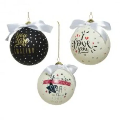 Novogodišnje kugle u kutiji sa natpisom