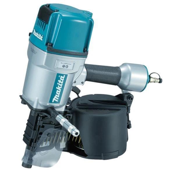 Makita AN960 pneumatski zabijač eksera u redeniku