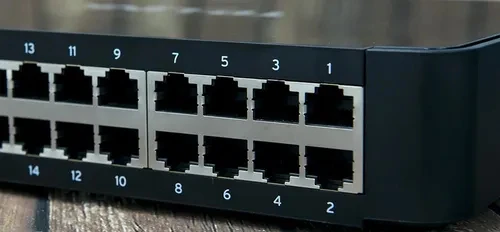 TP-Link TL-SF1024M V1 switch 24-portni