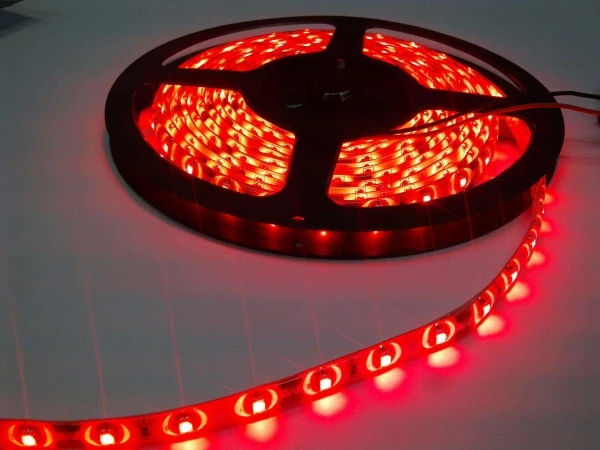 XLED LED traka (021011) 14.4W 6000K 10 lumena 5m kotur crvena