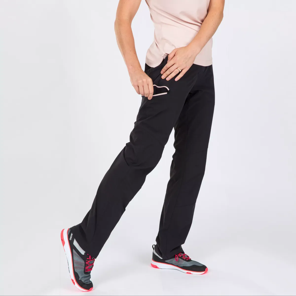 Crne ženske pantalone za jedrenje 500
