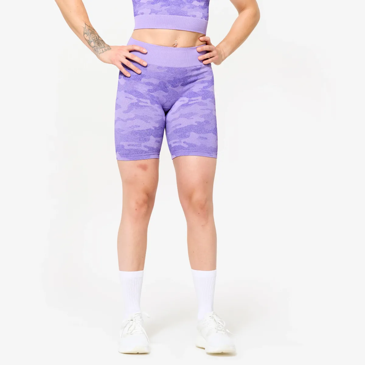 Ljubičast šorts za fitnes