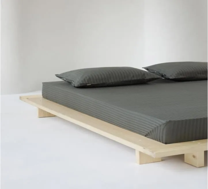 STEFAN POSTELJINA DAMAST PRUGA 140 CM X 200 CM - MASLINA