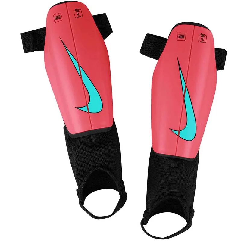 NIKE KOSTOBRANI CHARGE GUARD ZA DEČAKE