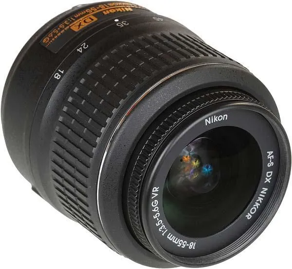Nikon OBJEKTIV AF-S DX NIKKOR 18-55mm f/3.5-5.6G VR