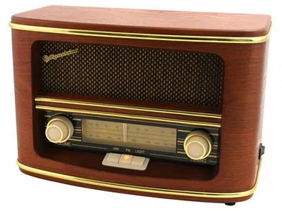 ROADSTAR RADIO SA DRVENIM KUĆIŠTEM HRA1500