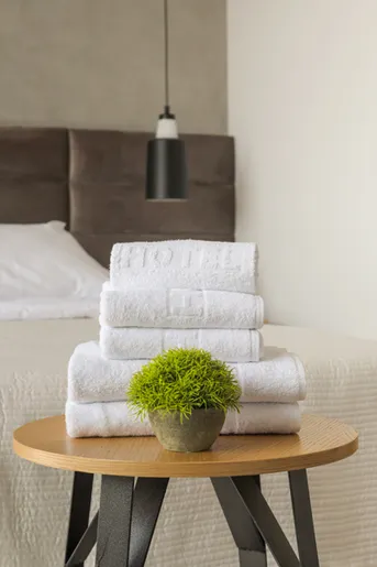 Dekordom Peškir hotel logo 420gr 16/1 - 70x130