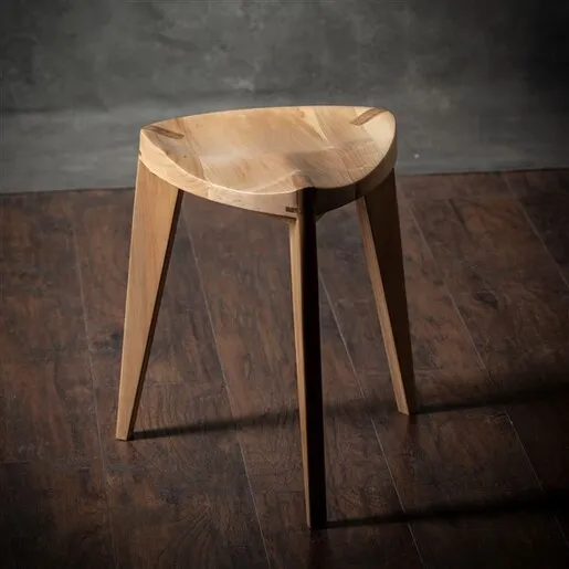 Meda furniture Drvena hoklica Orah Natur L