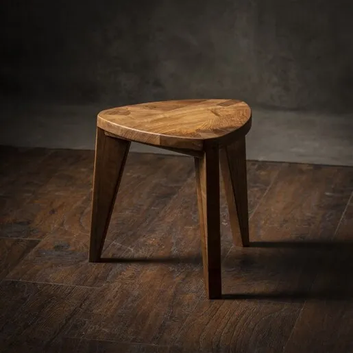 Meda furniture Drvena hoklica S Orah