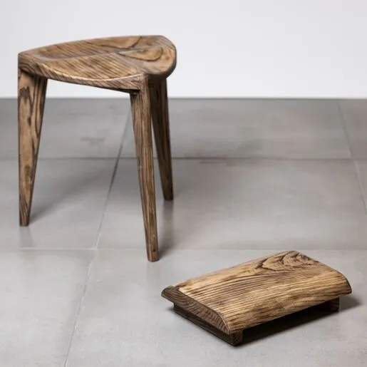 Meda furniture Set Drvena hoklica izdubljena Jasen L i oslonac za stopala