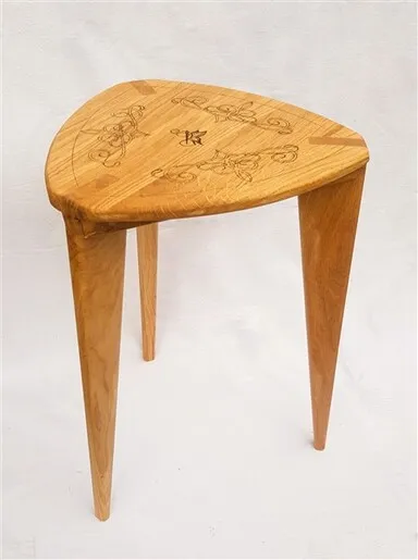 Meda furniture Stočići od drveta sa ornamentima