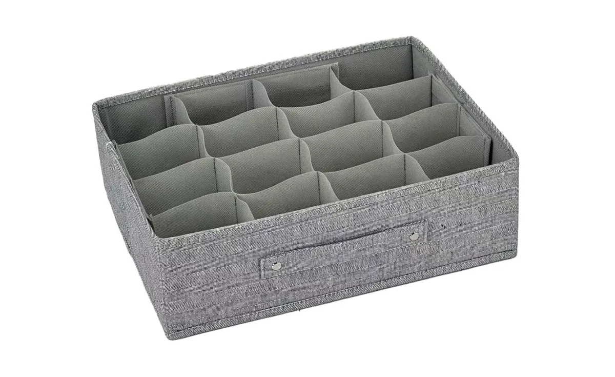 Organizator sa 16 pretinaca Peyton sivi