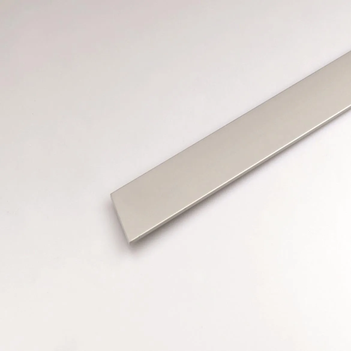 Srebrna aluminijumska ravna šipka 30x1000