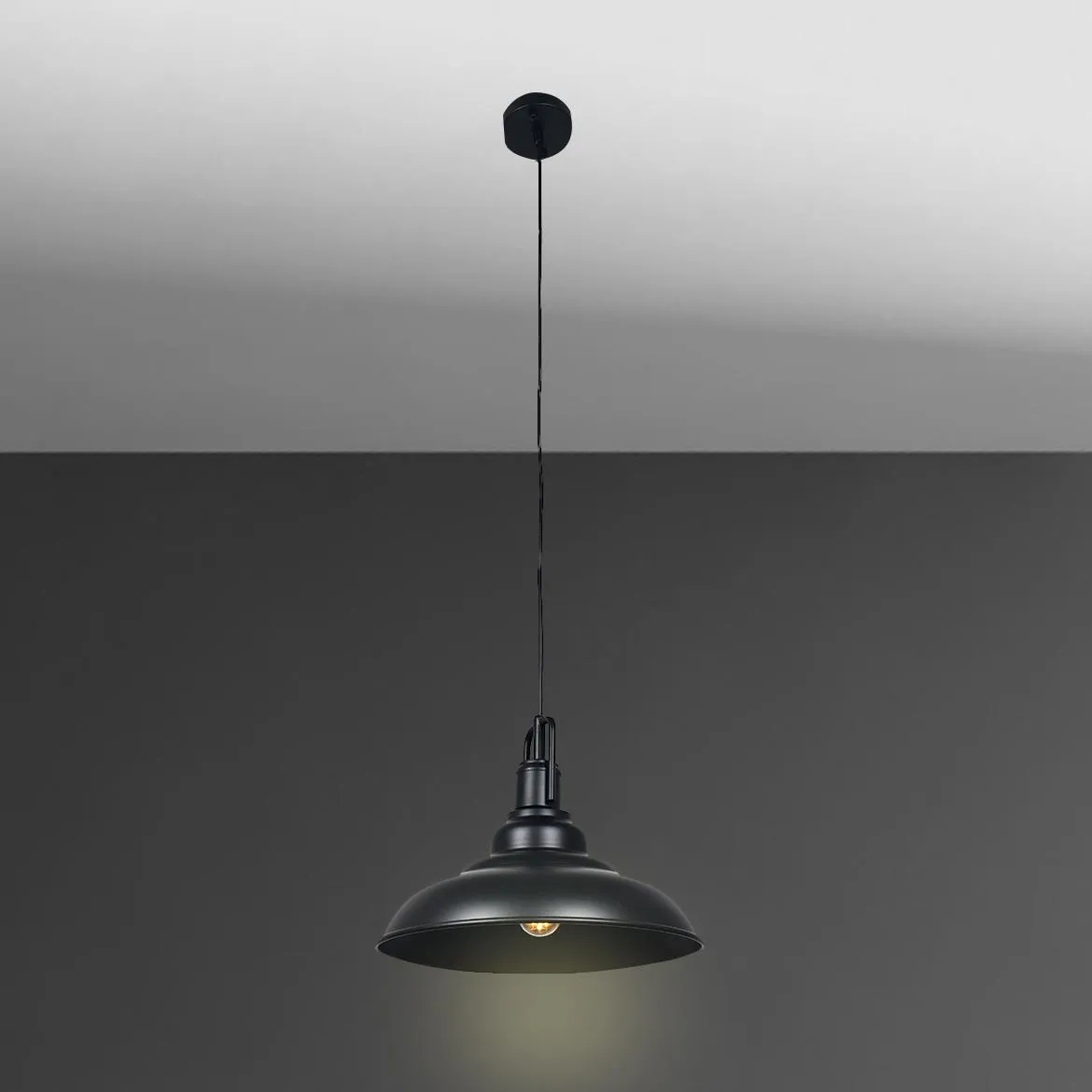 Viseca lampa Antika