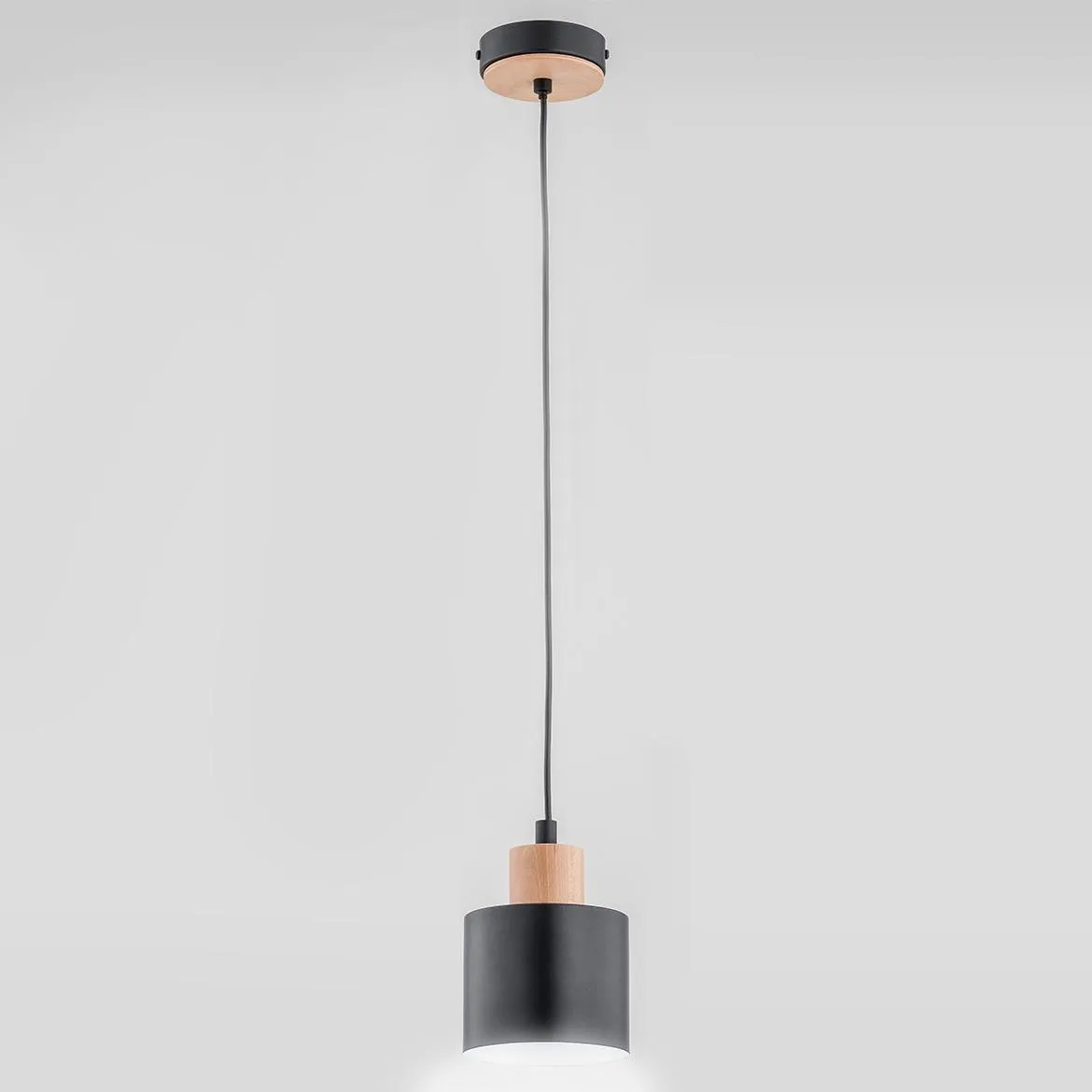 Viseca lampa Iva 1 crna