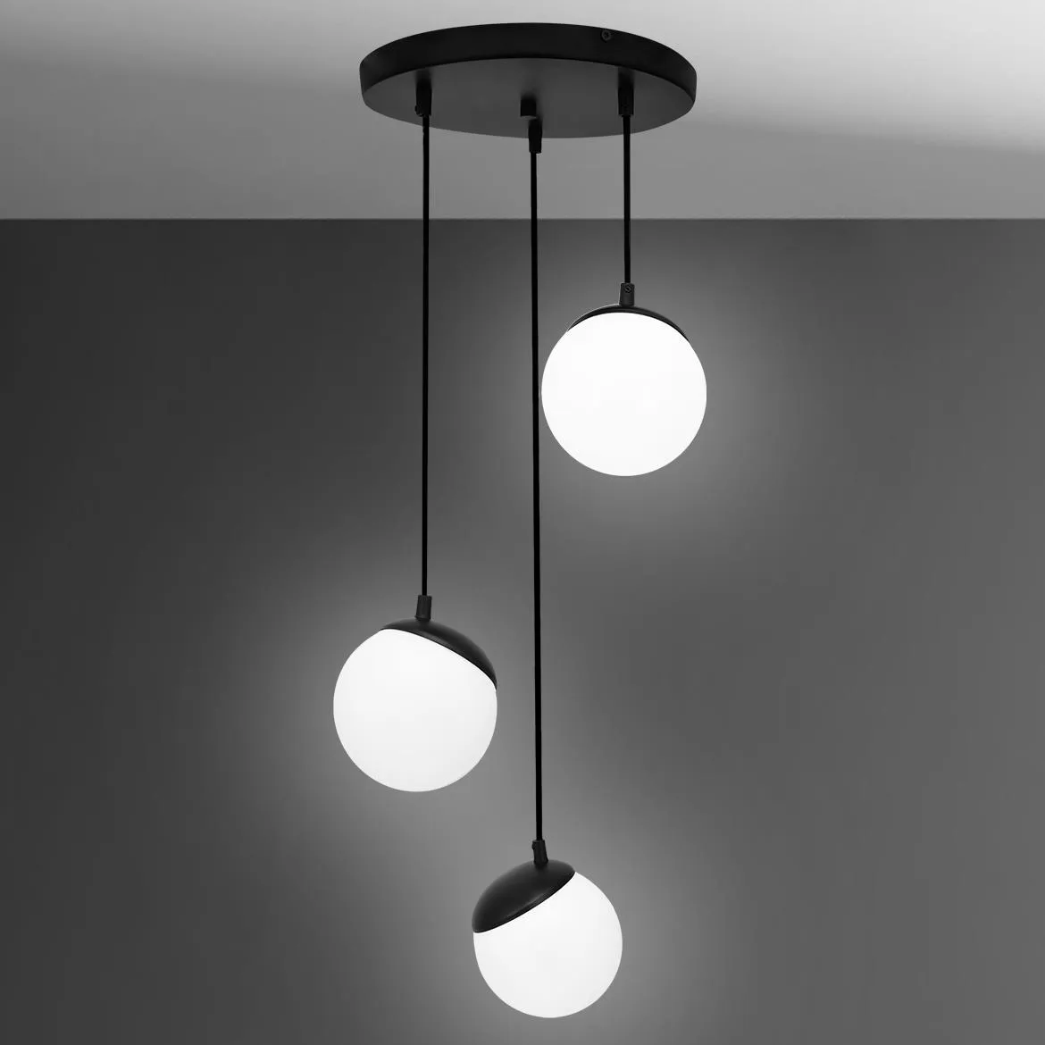 Viseca lampa Sfera 1 crna