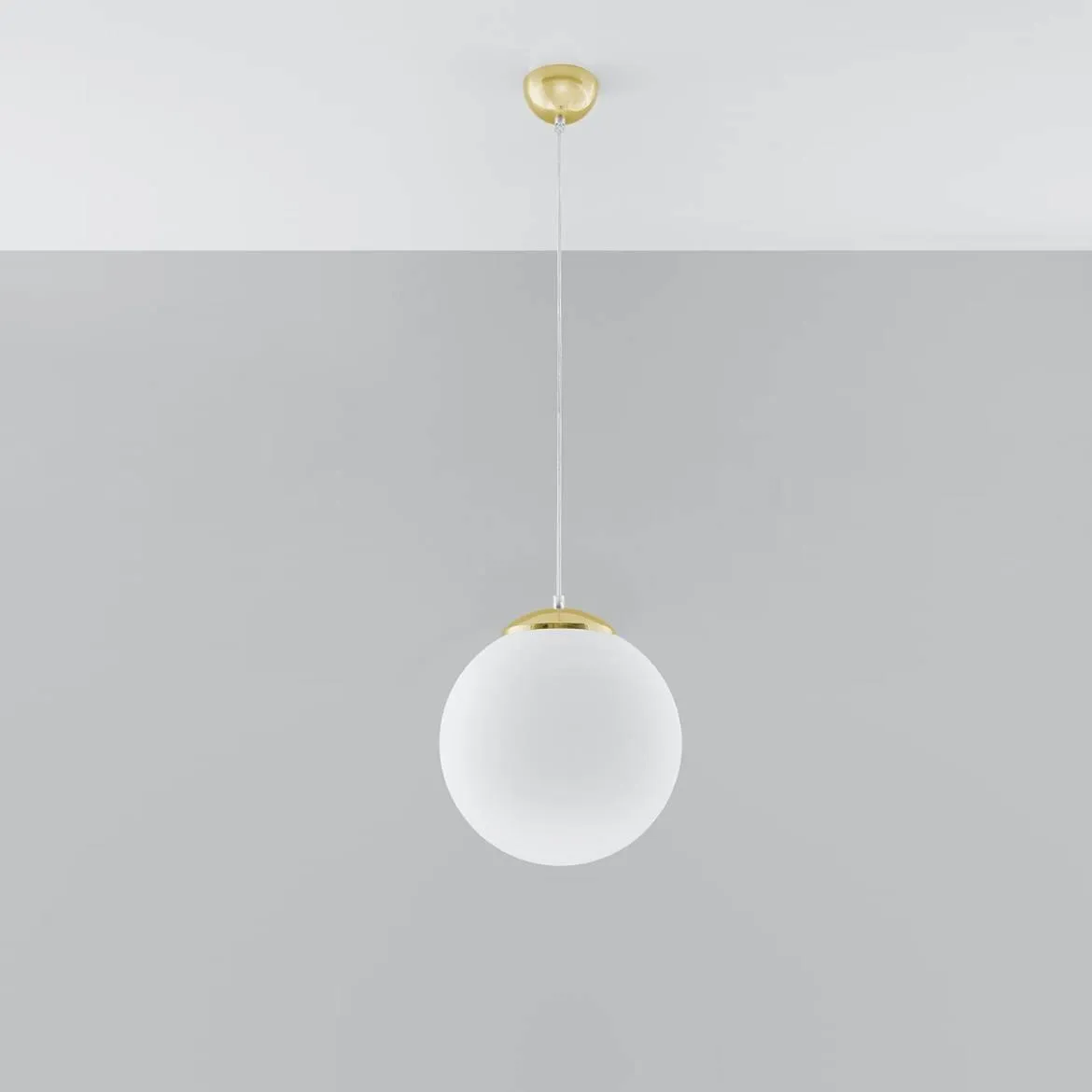 Viseca lampa Ugo 30 zlatna