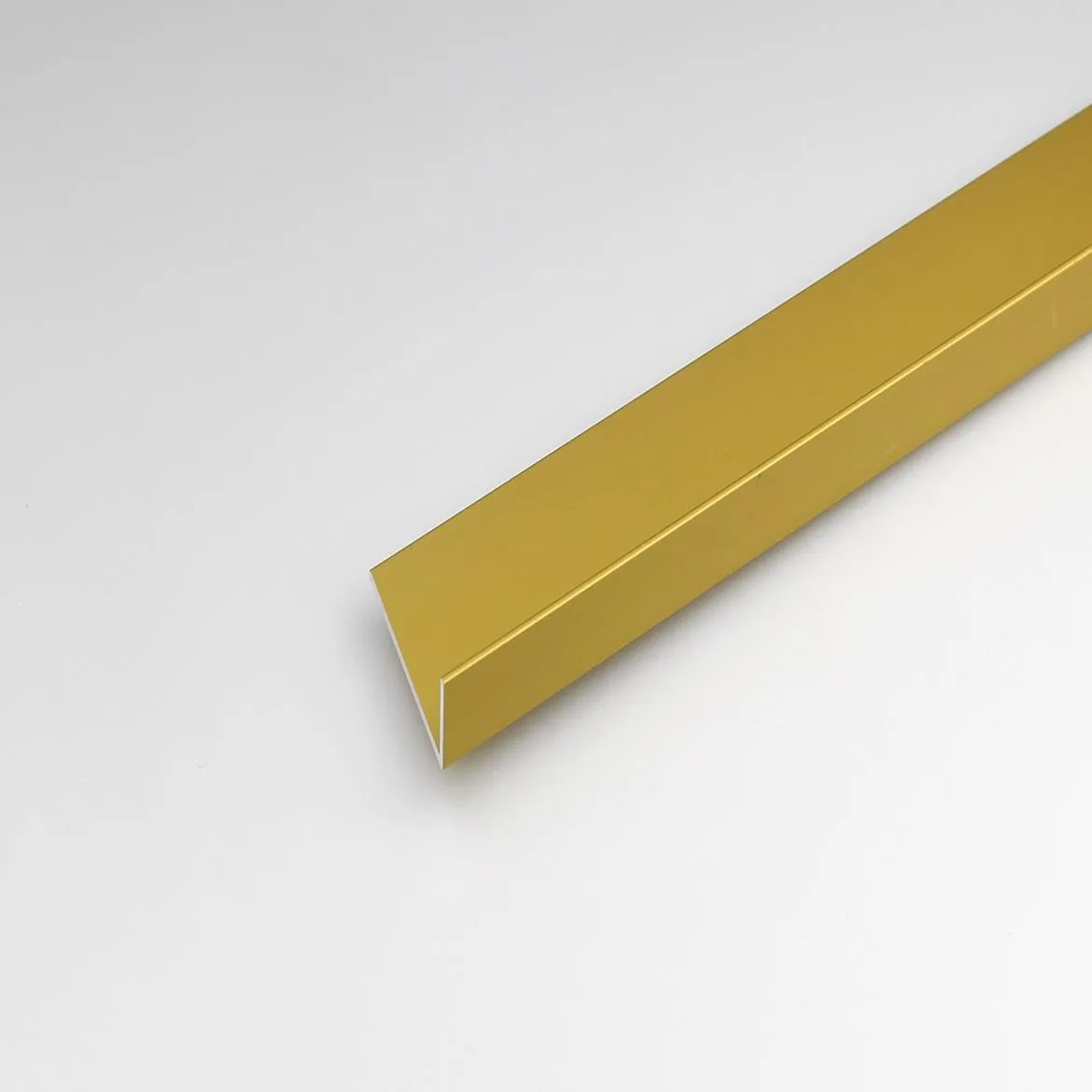 Zlatni aluminijumski ugaonik 20x10x1000