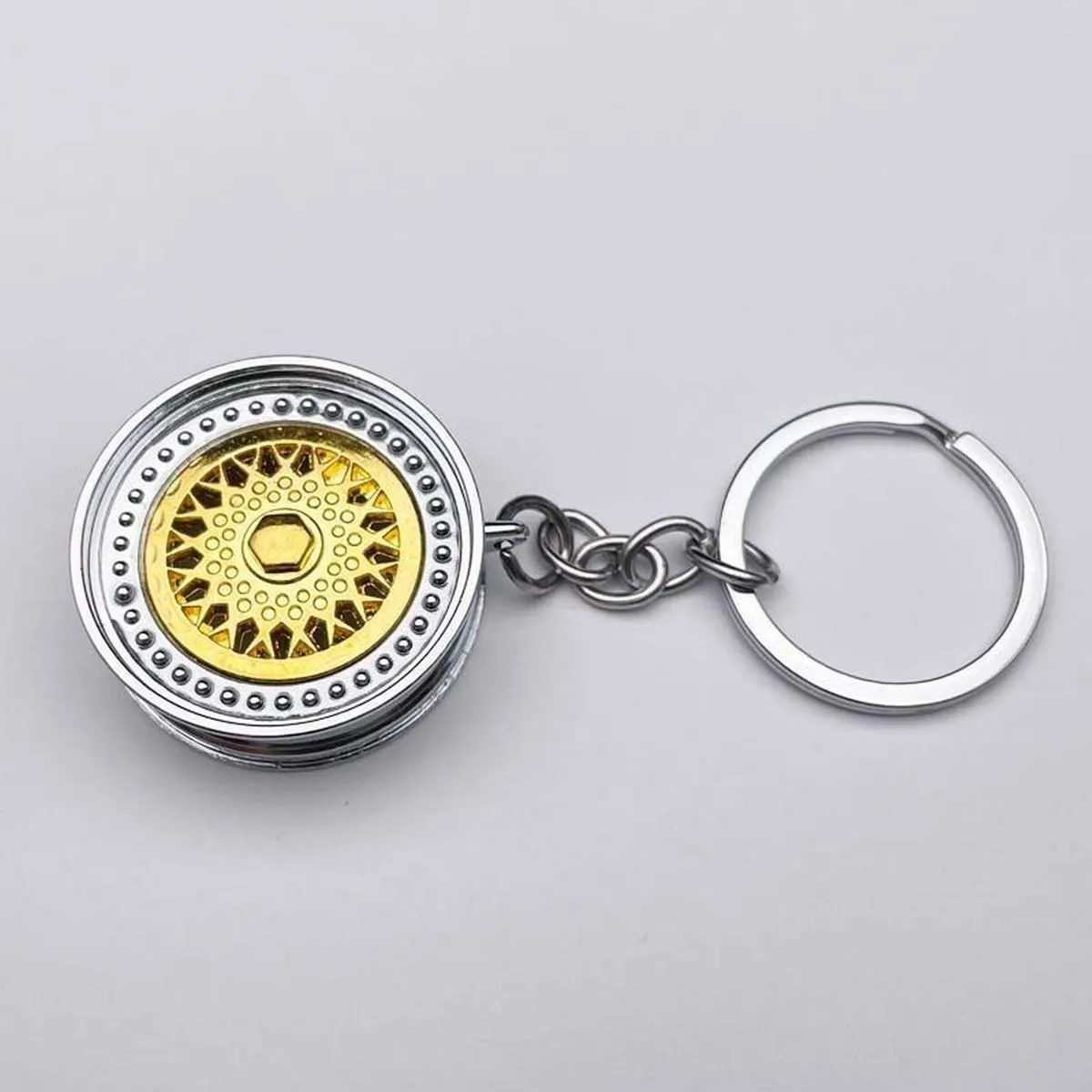 888 CAR ACCESSORIES Privezak bbs felna zlatna