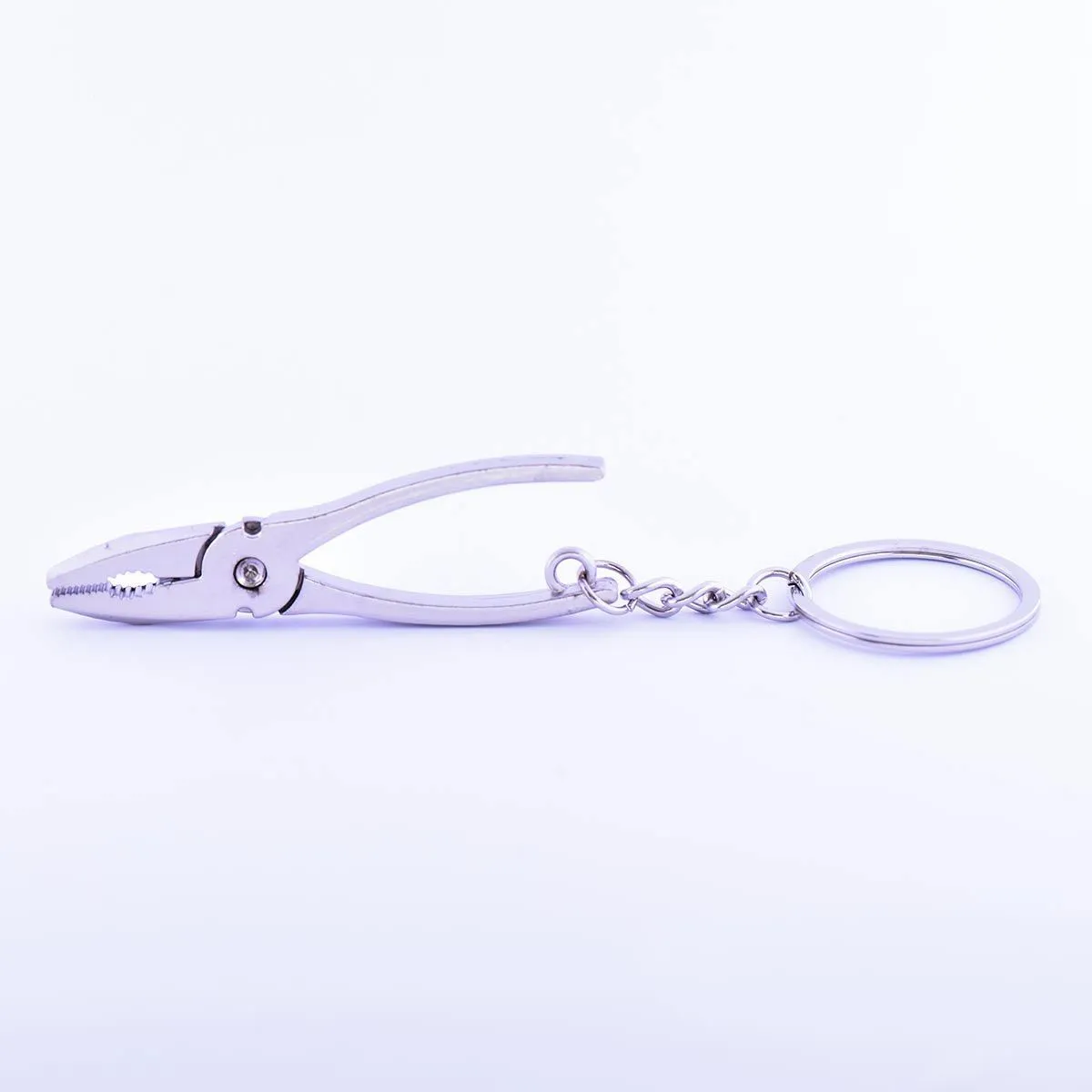 888 CAR ACCESSORIES Privezak za ključeve "klješta"