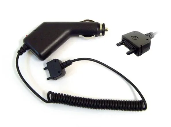 Auto punjač SE K750.