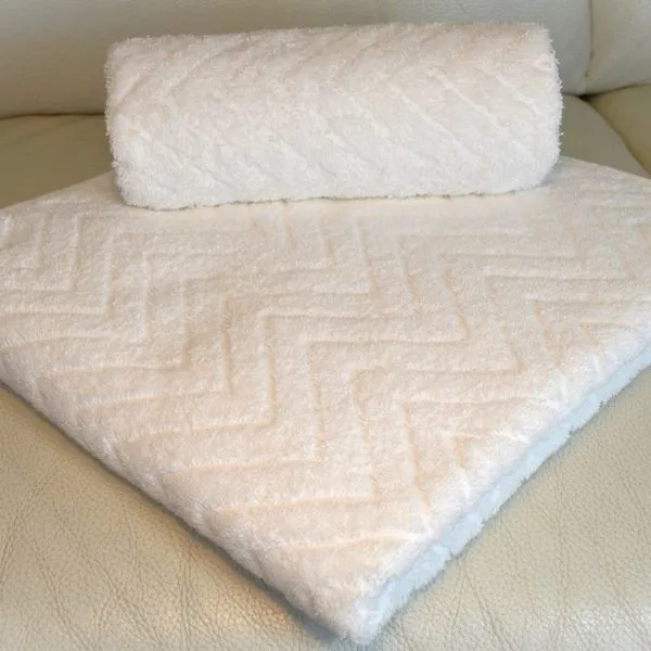 BLUE BELL Peškir Zig Zag 50x90cm, bela