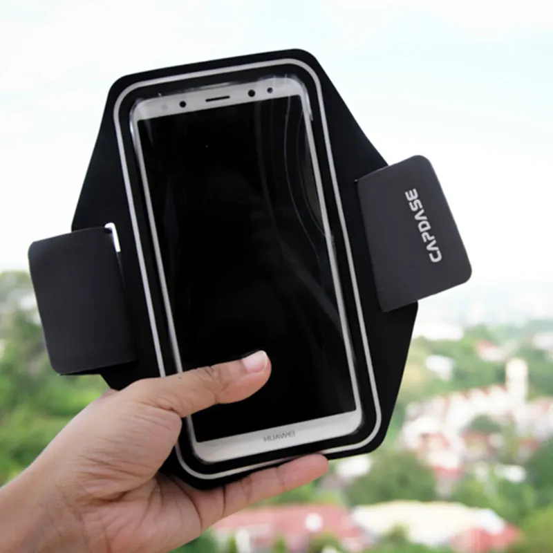 Capdase Water-Resistant Armband (iPhone 4/7 in 139x69x8 mm) Posh 141A Black/Gold