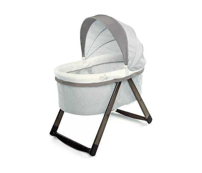 KIDS II Ingenuity Prenosiva korpa za bebu - Foldaway Rocking Wood Bassinet - Carrington