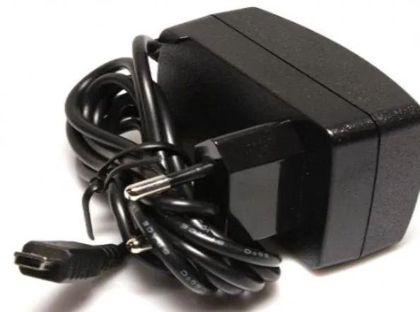 Kućni punjač B. Berry 8300 (mini USB).
