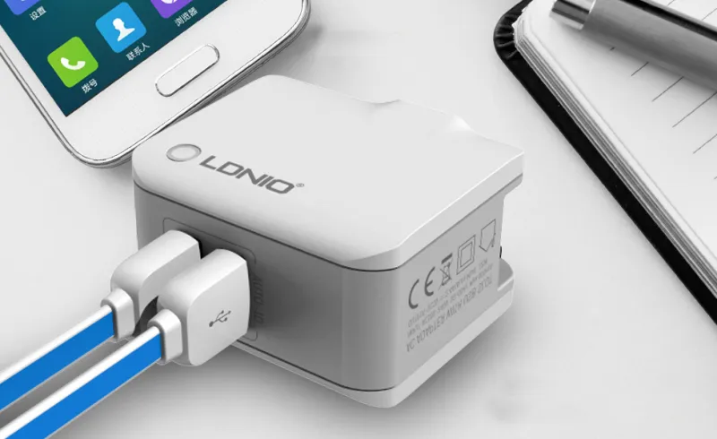 Kućni punjač LDNIO A2203 dual USB 2.4A + iPhone Lightning kabel beli