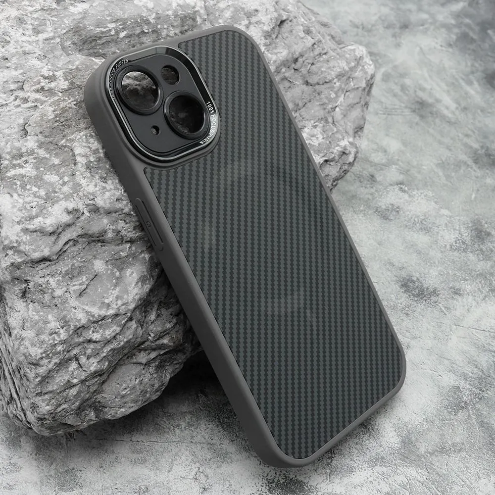 Maska Carbon MagSafe za iPhone 15/ siva