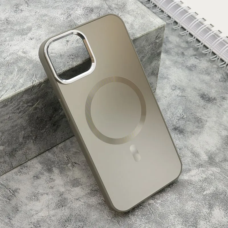 Maska COLOR METAL MagSafe za iPhone 13/ srebrna