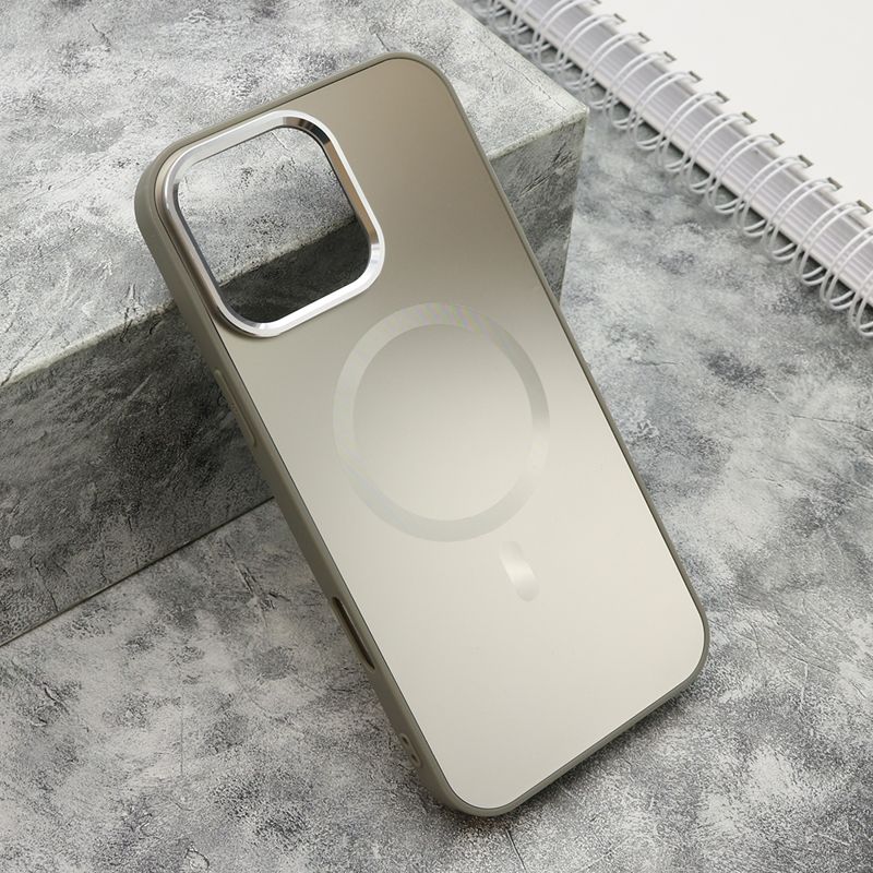 Maska COLOR METAL MagSafe za iPhone 16 Pro Max, srebrna
