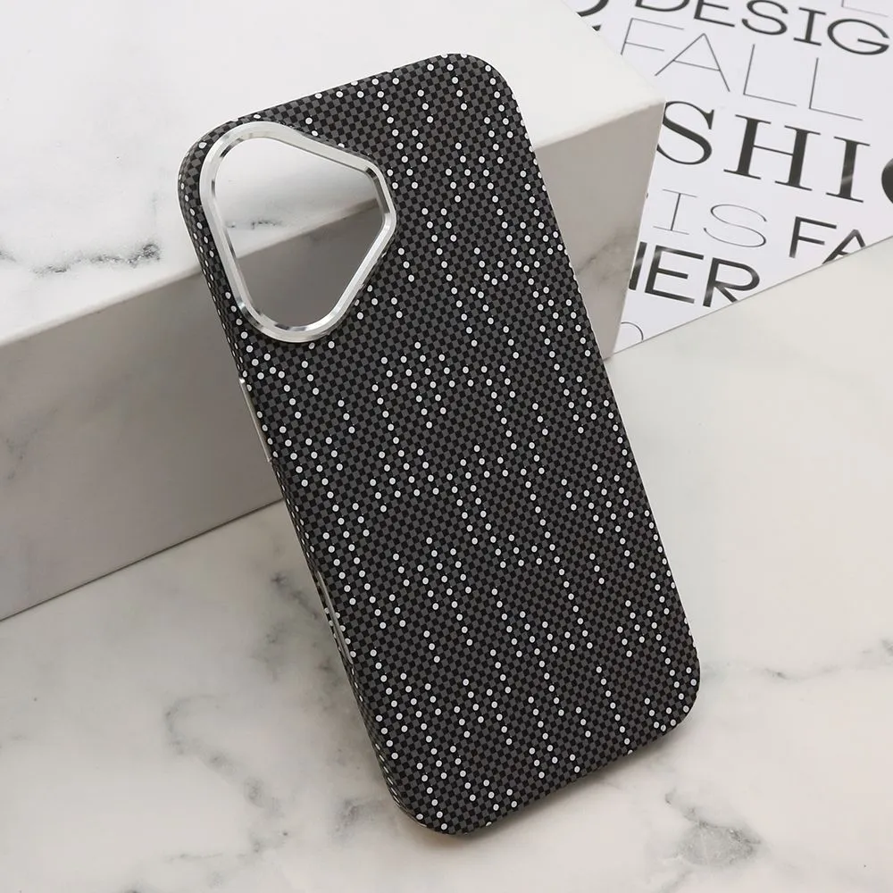 Maska UrbanMesh MagSafe za iPhone 17