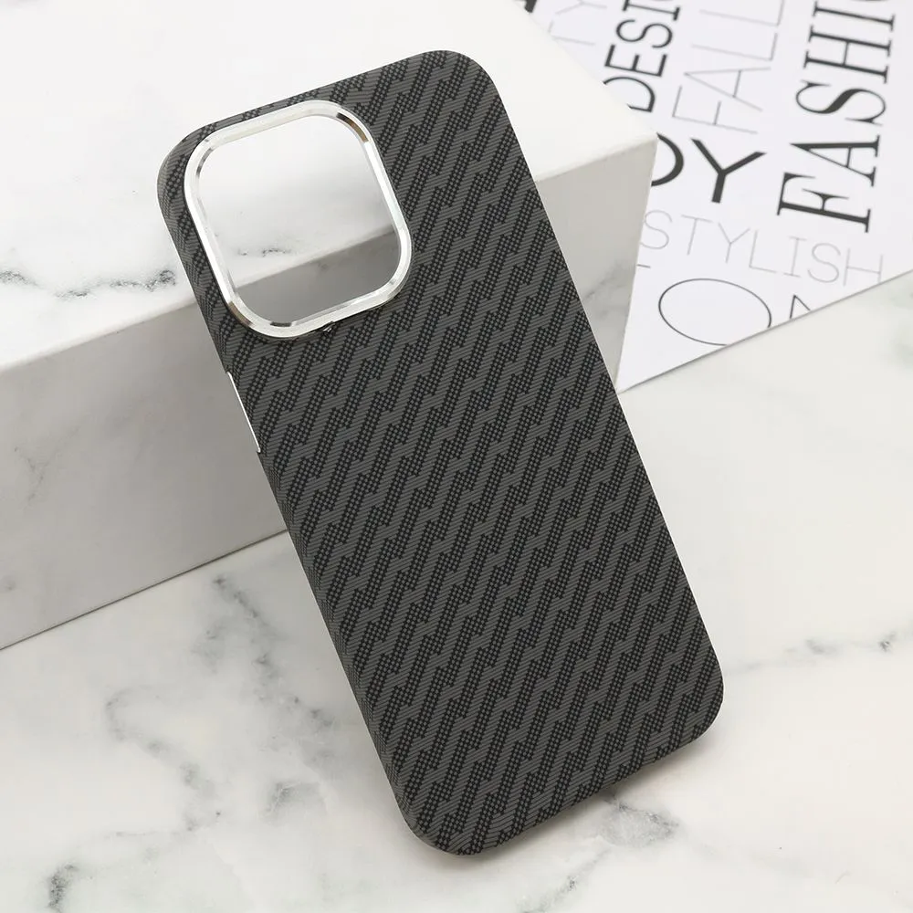 Maska UrbanMesh za iPhone 15 Pro Max