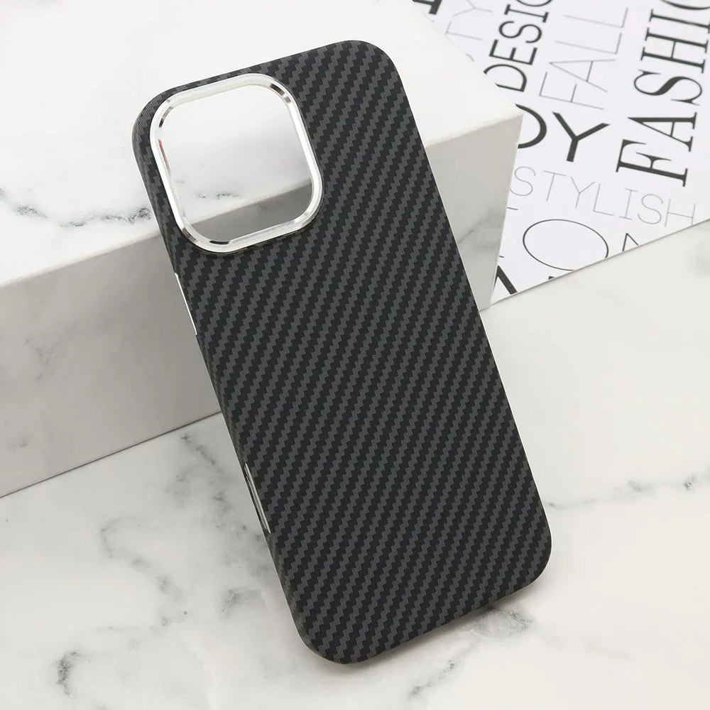 Maska UrbanMesh za iPhone 16 Pro Max