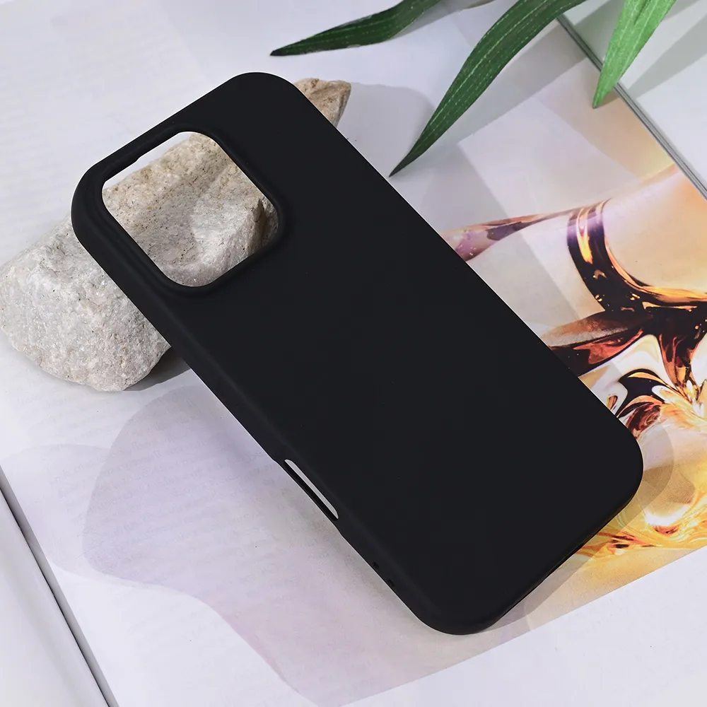 Maska za iPhone 16 Pro 6.3 Teracell Soft Velvet crna
