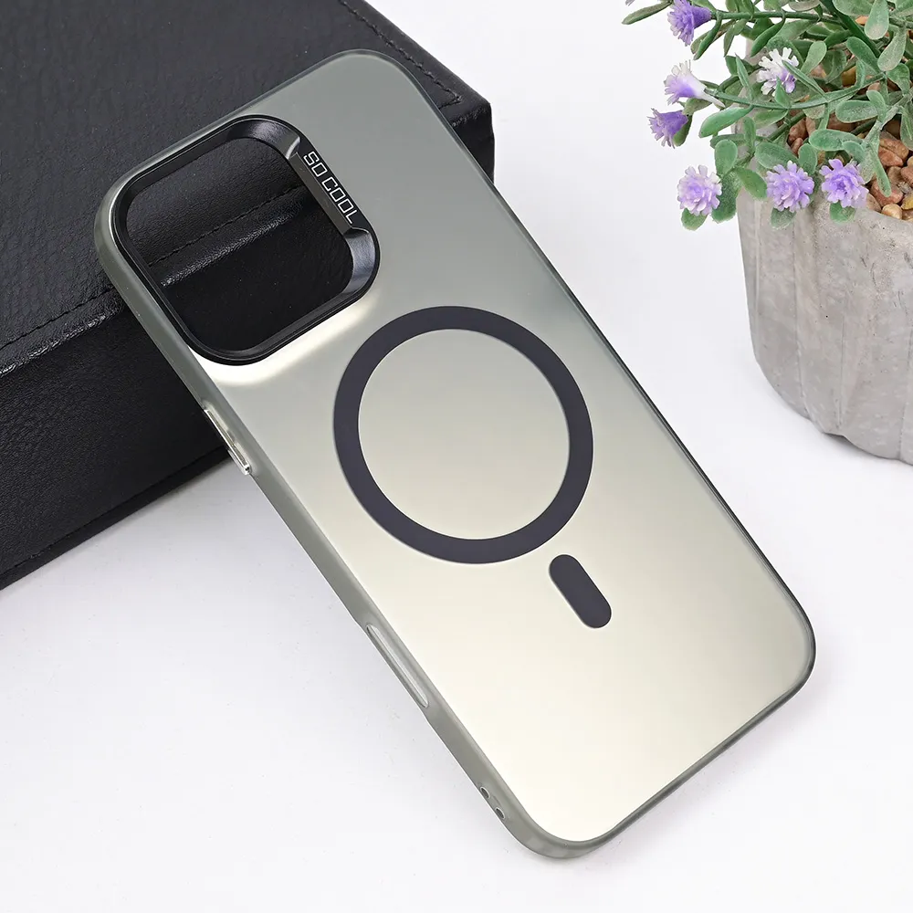 Maska za iPhone 16 Pro Max 6.9 Magsafe Clear crna