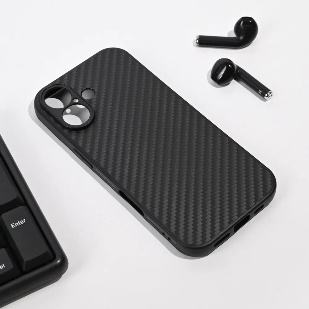 Maska za iPhone 17 6.3 crna Carbon fiber