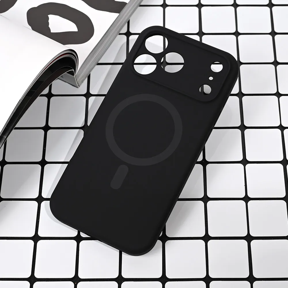 Maska za iPhone 17 Pro Max 6.9 crna Magsafe Pure color