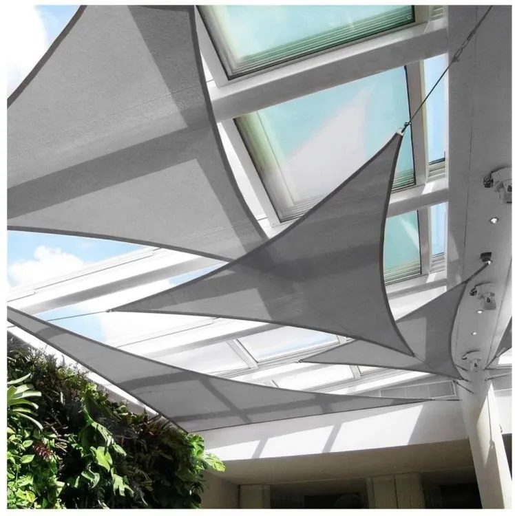 MODERNHOME Solarno trouglasto jedro za hlad 5x5x5m/ siva