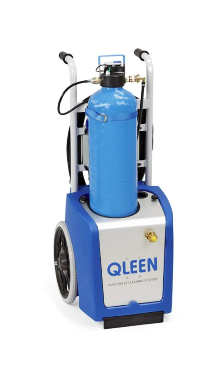 QLEEN Mobilni filter sistem za pranje solarnih panela Purastart E za ROTAQLEEN četke